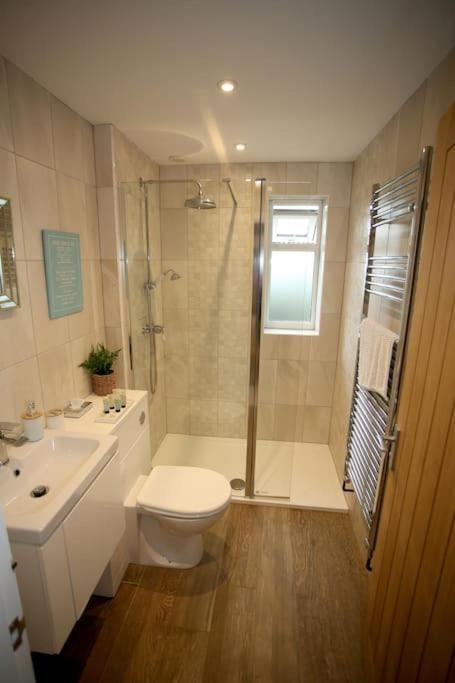 Lovely Two Bedroom Bungalow With Hot Tub 约维尔 外观 照片