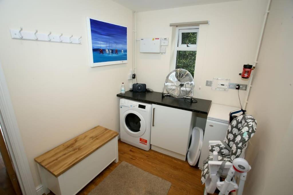 Lovely Two Bedroom Bungalow With Hot Tub 约维尔 外观 照片
